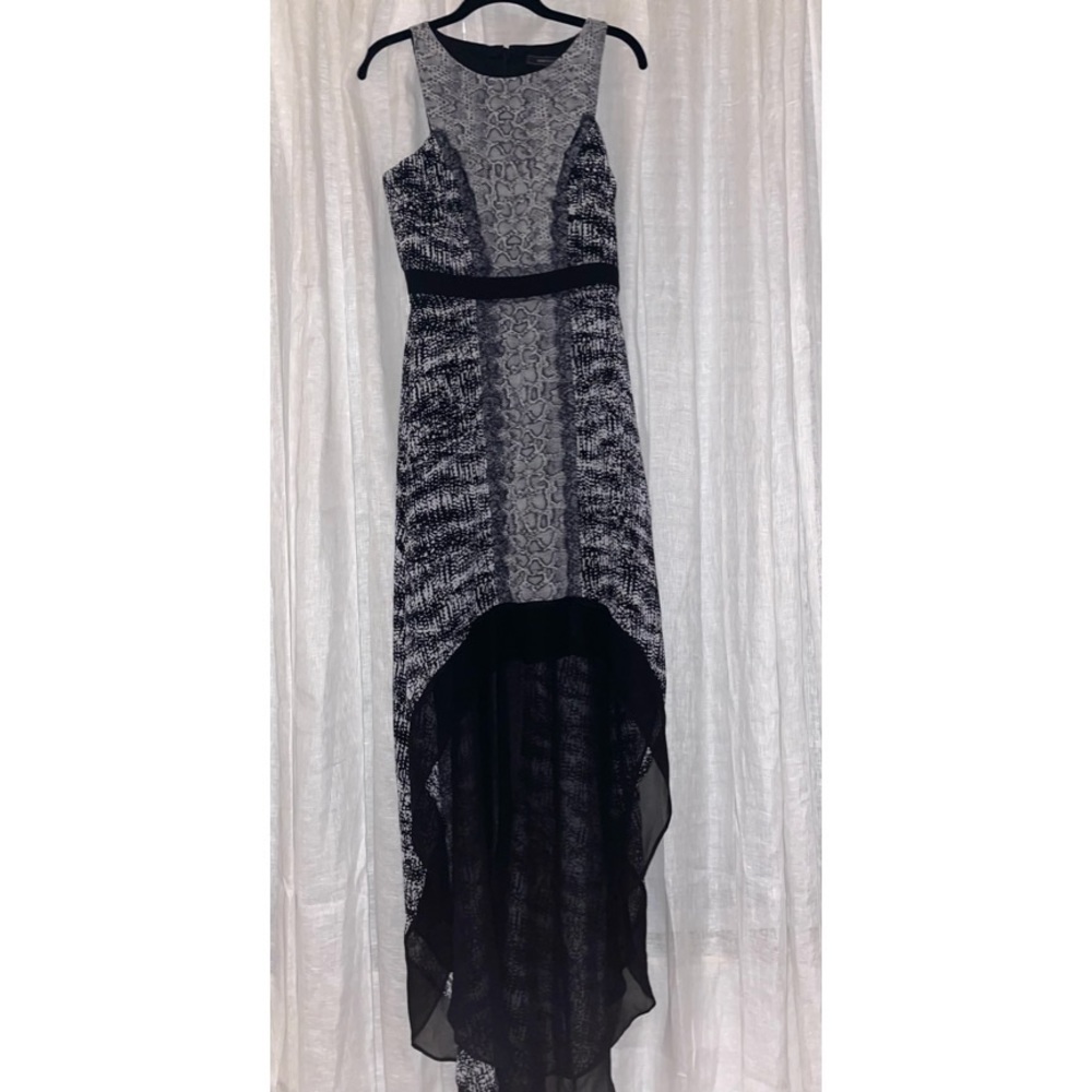 BCBGMAXAZRIA Sleeveless Maxi High Low Black& White Dress Size 2.